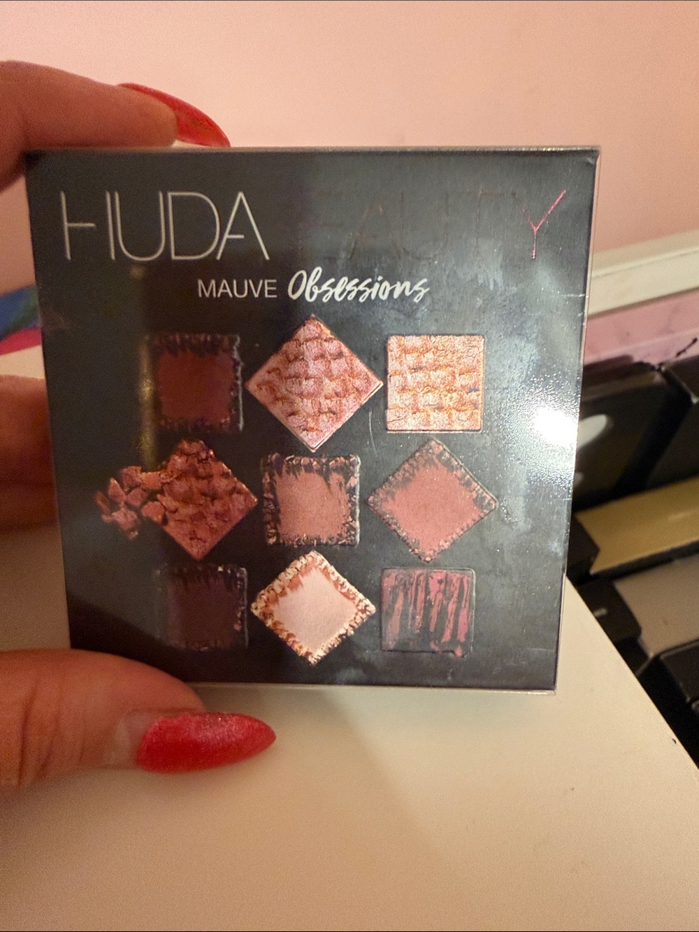 HUDA BEAUTY Mauve Obsessions Eyeshadow Palette - Mauves, Pinks, Rose Golds